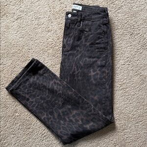 Abercrombie & Fitch Curve Love High-Rise 90s relaxed Leopard Print Jeans